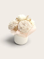 Ramo con Rosas de Cera – Aroma Té Blanco